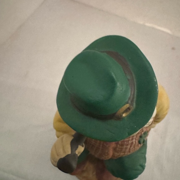 Vintage House of Lloyd Celtic "Patrick O' Santa" Figurine Music Box - Picture 10 of 14